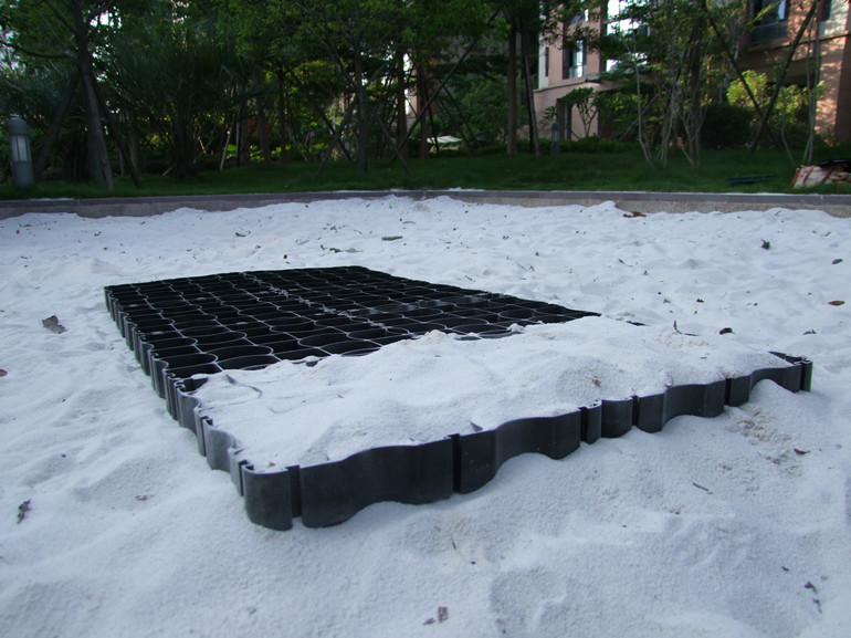 Mud Flooring Plastic Surface Reinforcement System for Equestrian